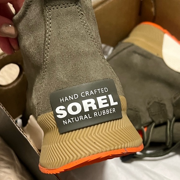 Sorel youth size 7 NIB - Picture 2 of 4